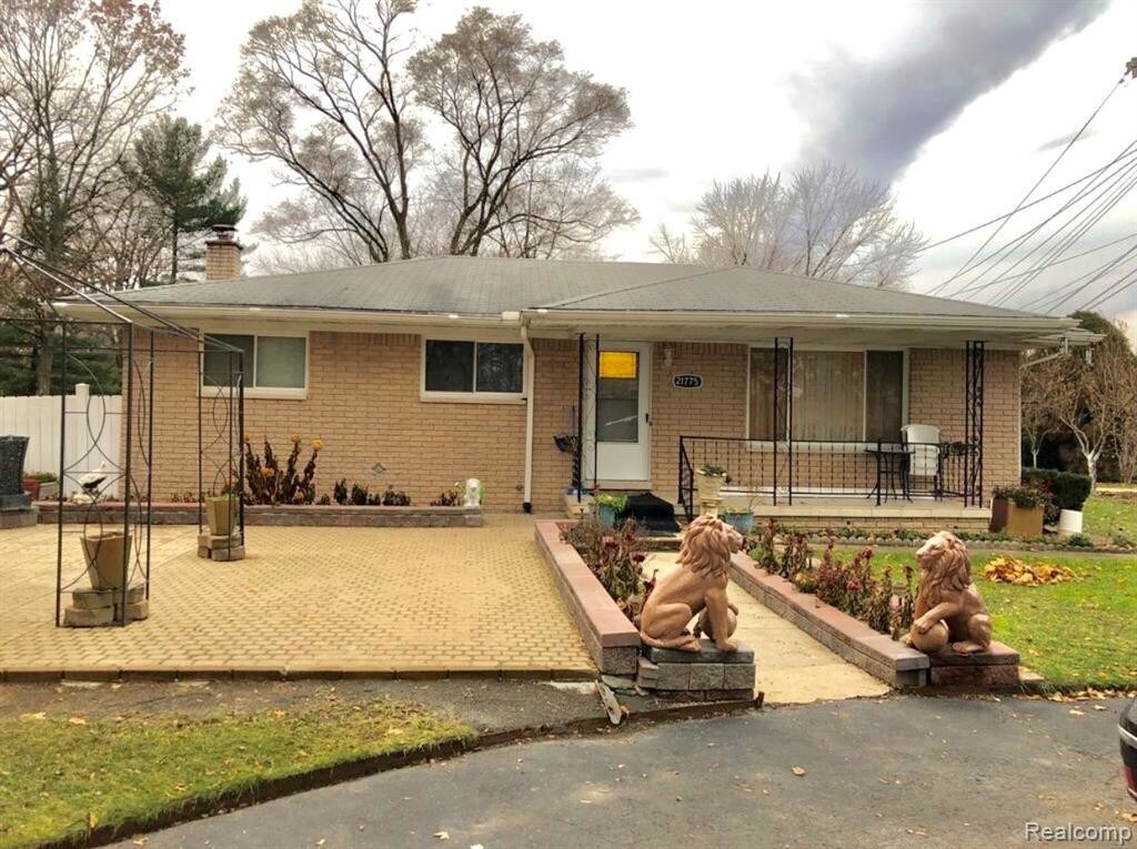 Primary Photo - 21775 Randall St