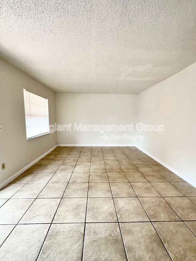 Building Photo - 705 Michigan Ct