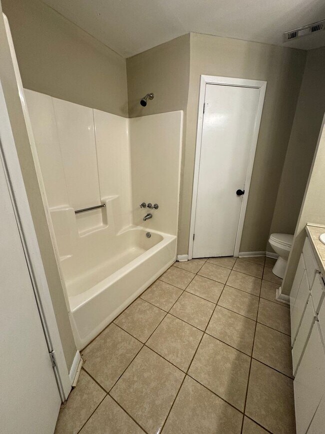 Building Photo - Nice Home For Rent In The Raleigh Area
