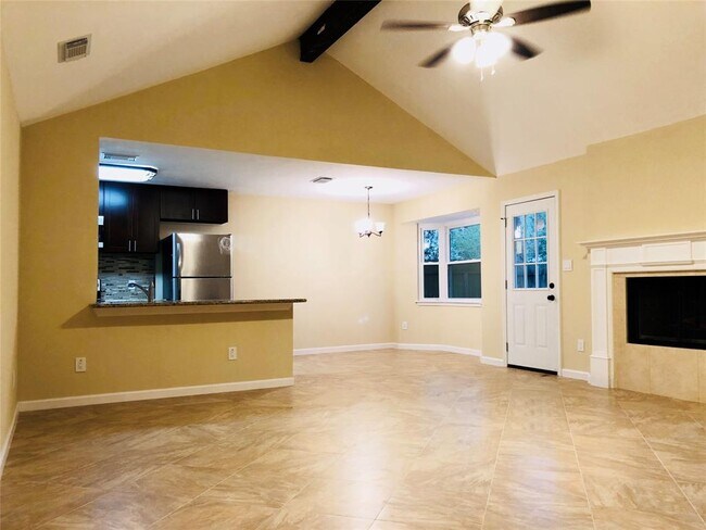Foto del edificio - 5118 Shady Oaks Ln