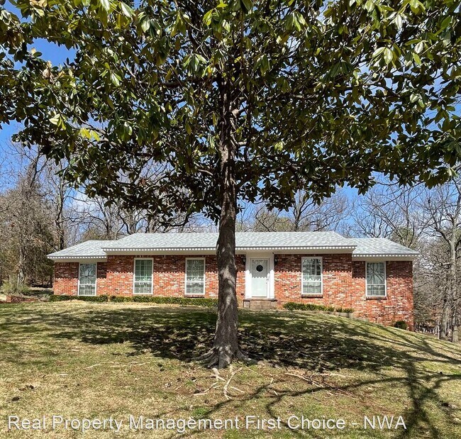 Foto del edificio - 4 br, 3 bath House - 2100 E Manor Dr