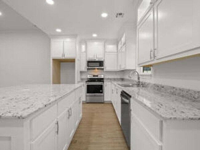 Foto del edificio - 308 W Schweitzer Ave