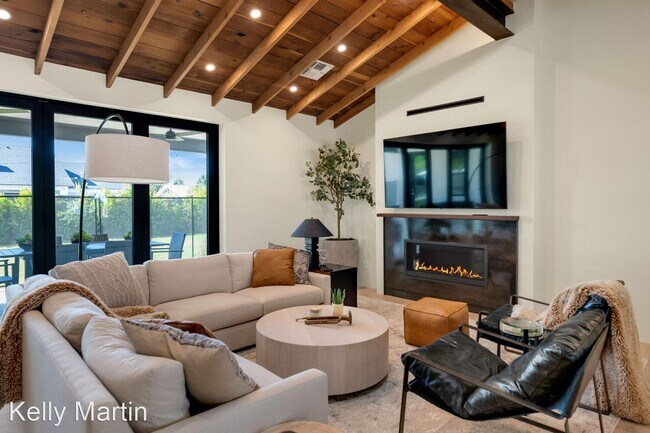 Foto del edificio - 5 br, 4.5 bath House - 4327 E Indianola Ave