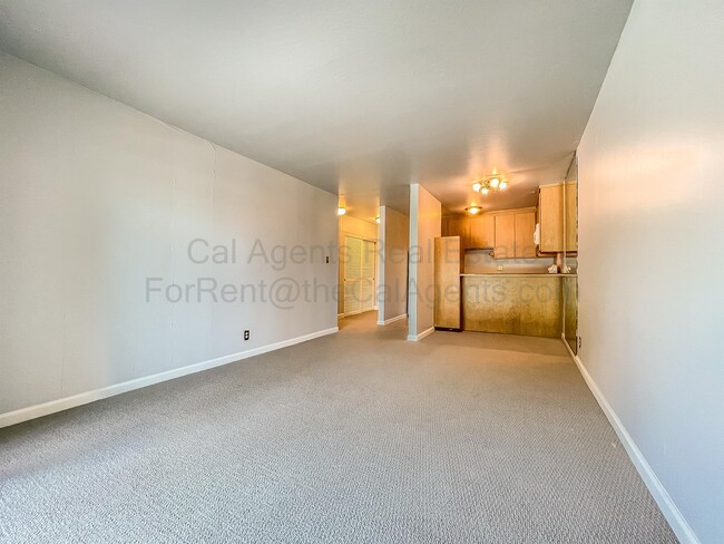 Building Photo - 425 Orange St