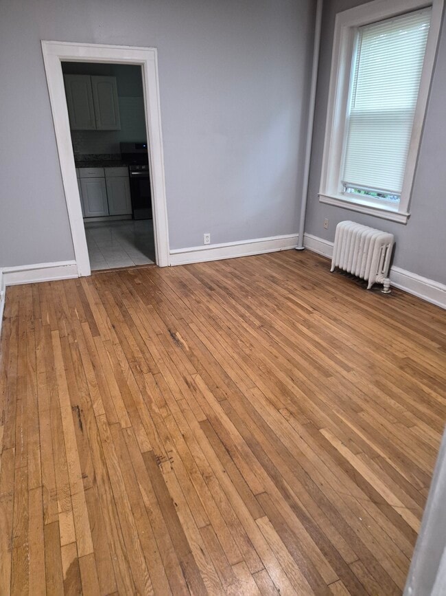 Studio Bedroom/Living Room - 75-77 Oxford St