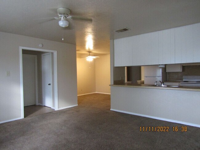 Building Photo - PETS NEGOTIABLE WITH OWNER APPROVAL!