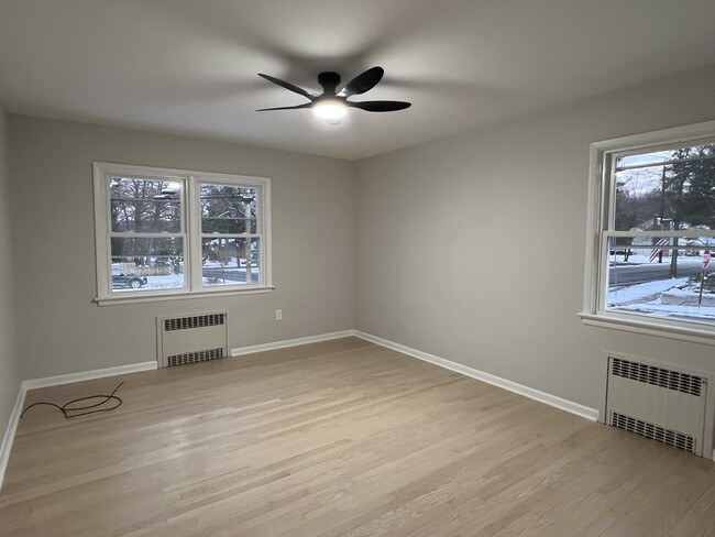 Bedroom 2 - 252 Knickerbocker Rd