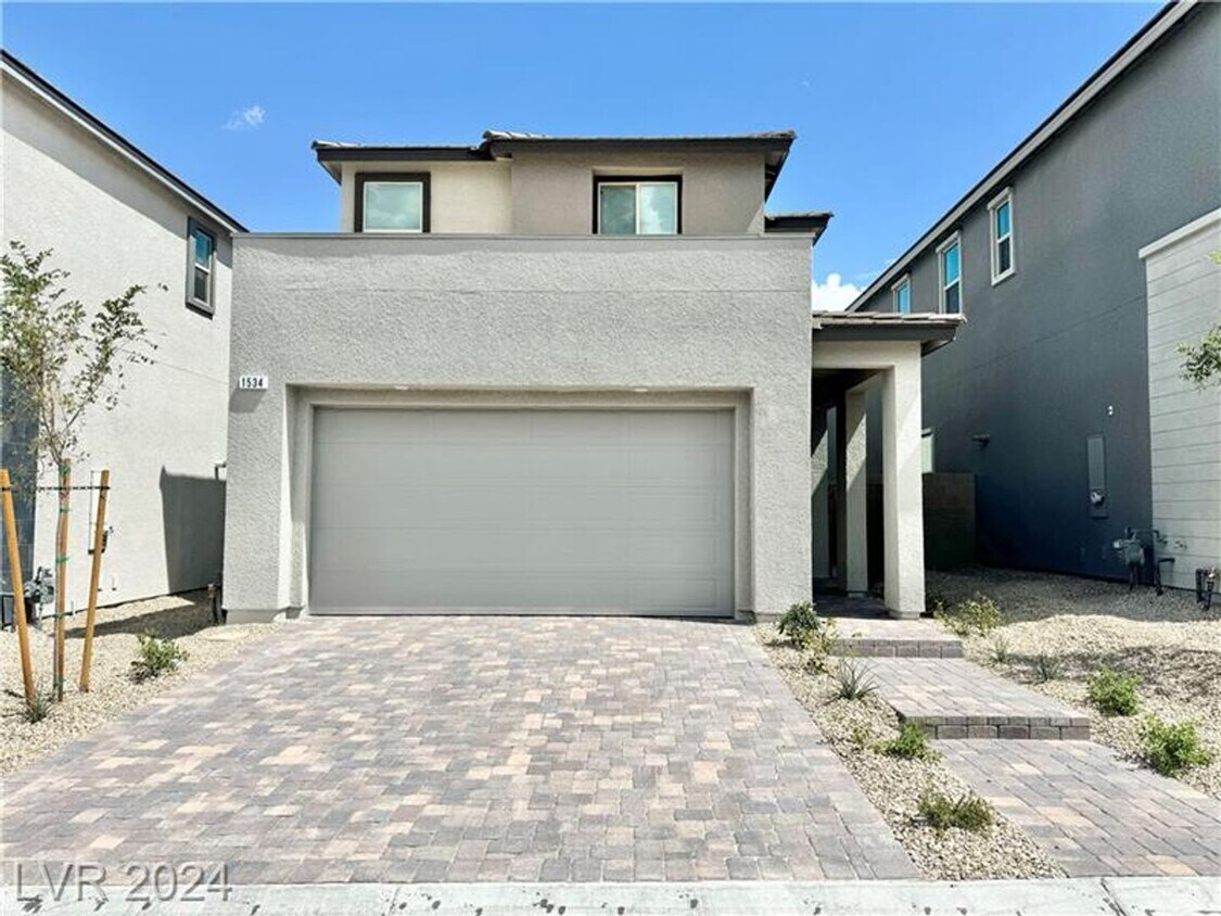 Foto principal - 1534 Crowned Eagle St