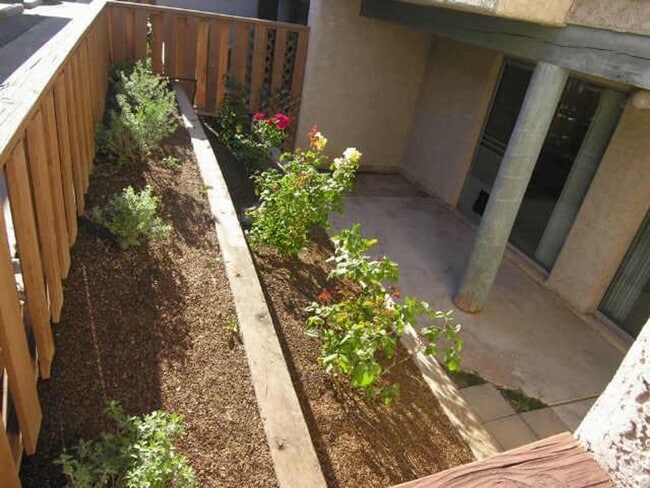 Building Photo - Nice 2 bedroom 2 bath in Mesa!