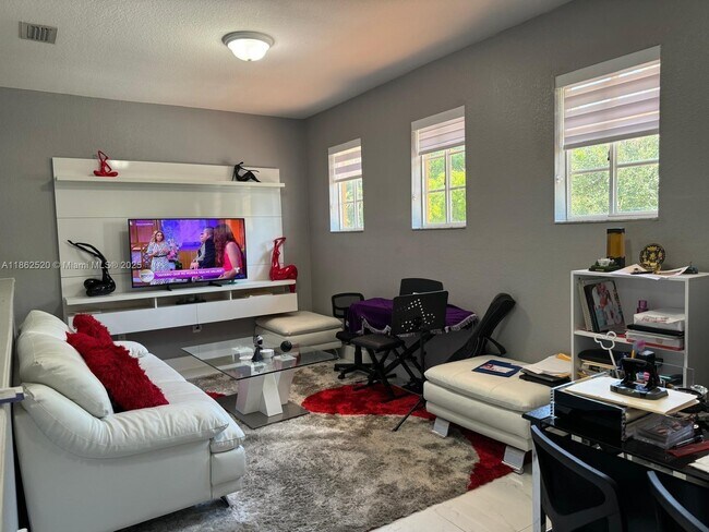 Foto del edificio - 7579 NW 174th Terrace