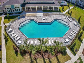 Building Photo - Isla