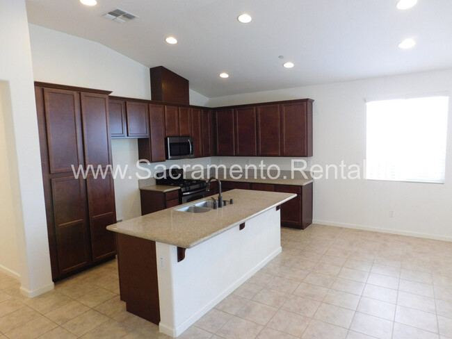 Foto del edificio - Wonderful Newer 3bd/2ba Elk Grove Home wit...