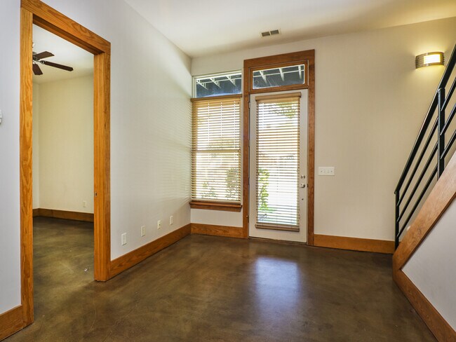 Building Photo - Luxury Downtown Townhome with 2 car Garage!