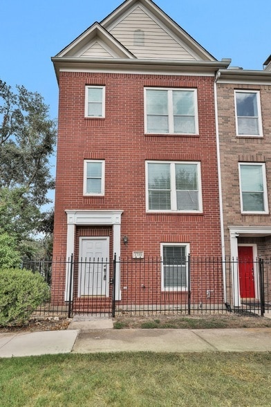 Photo - 1725 Tuam St Apartment