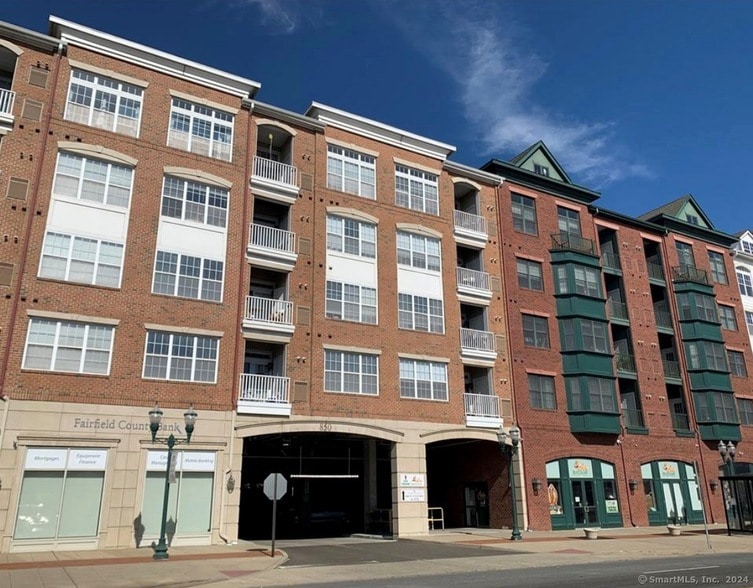 Photo - 850 E Main St