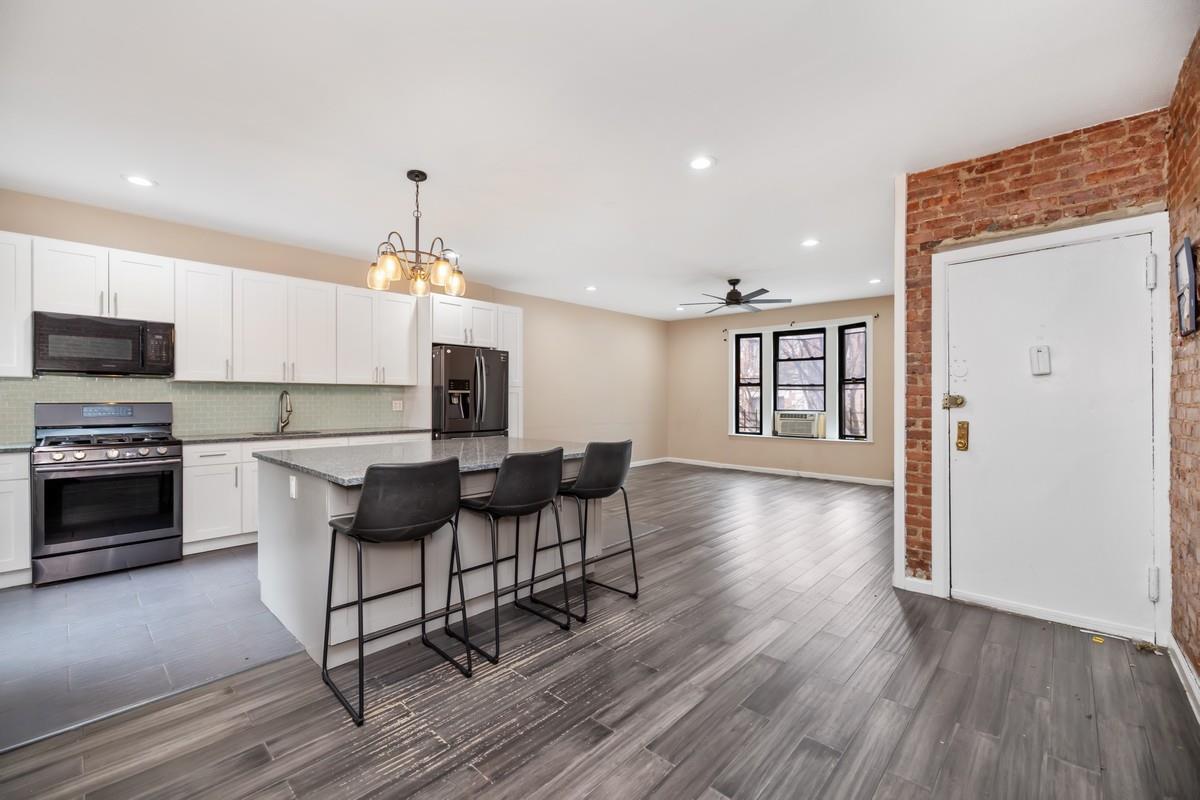 5 Pinehurst Ave Unit 4B, New York, NY 10033 Room for Rent in New