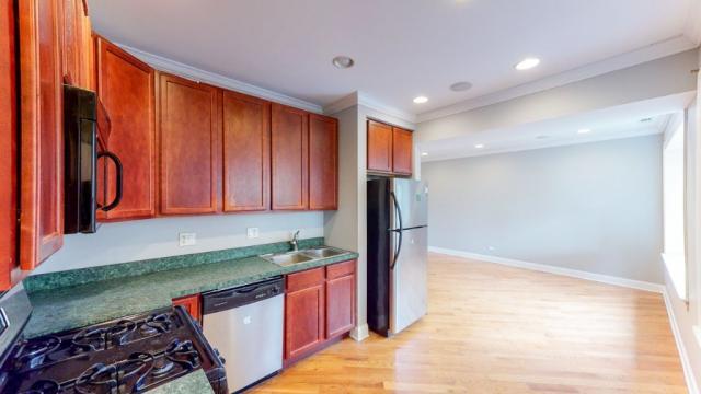 Foto del edificio - 2 bedroom in CHICAGO IL 60645
