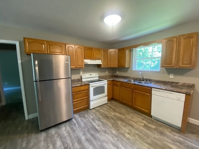 Foto del edificio - Now available 3 Bedroom 2 Bath Single Fami...