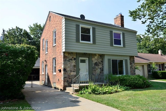 Building Photo - 371 Moross Rd