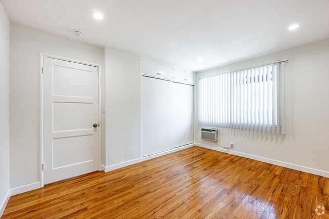 2 habitaciones, 1 baño - 1000 pies cuadrados - Dormitorio - Park View Arbor Apartments