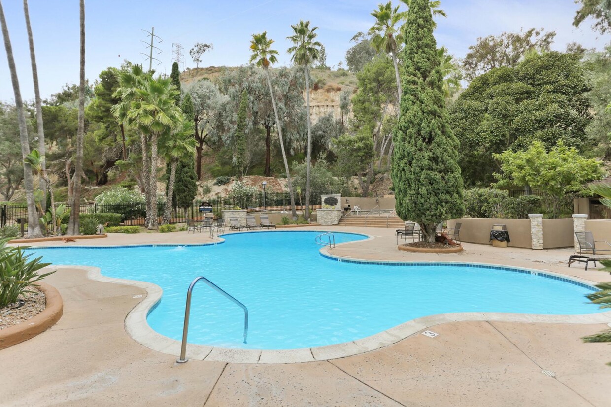 Foto principal - 6202 Friars Rd