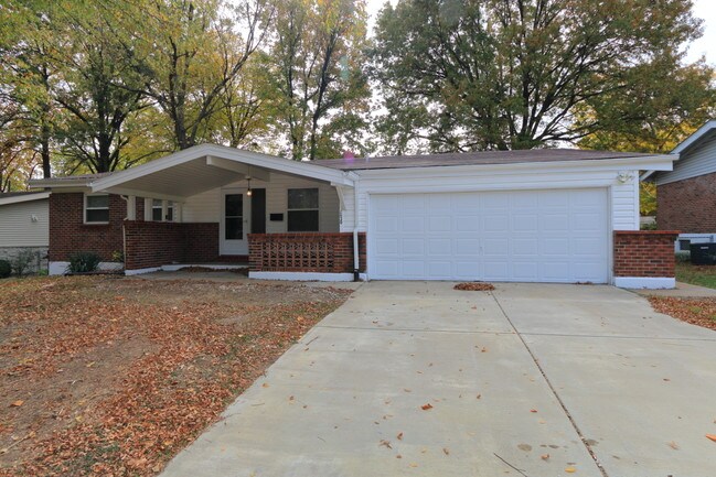 Building Photo - 2630 Farber Dr