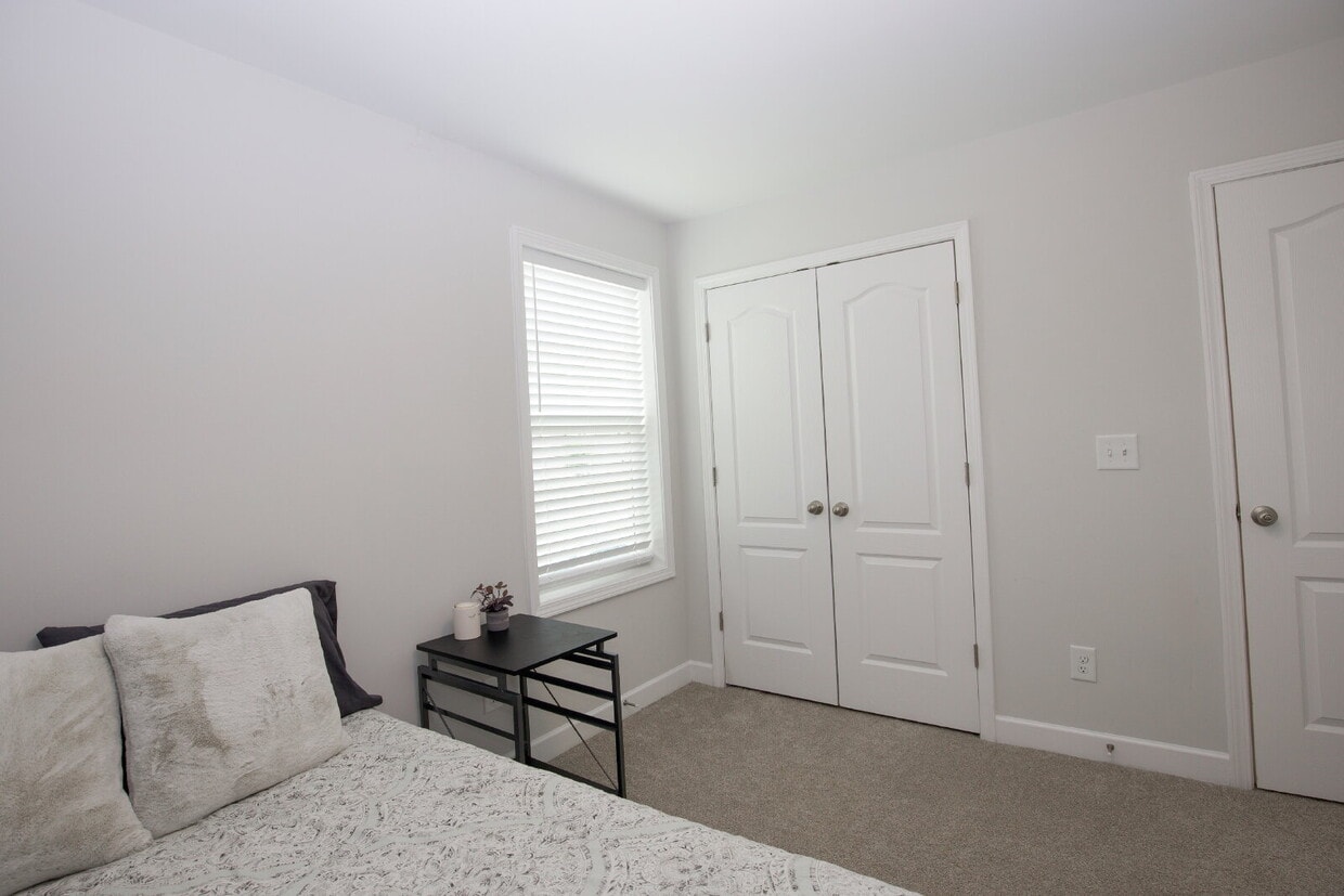 Primary Photo - 88 Kensington Dr