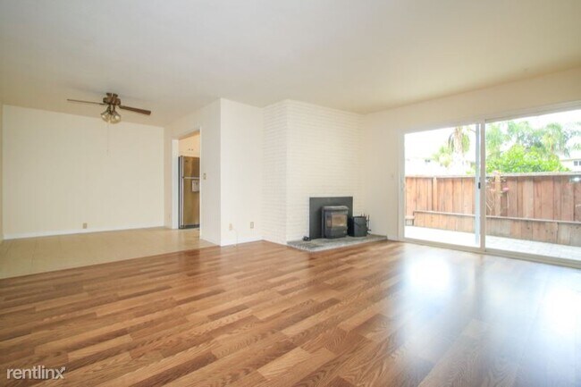 Foto del edificio - 1240 Woodside Rd