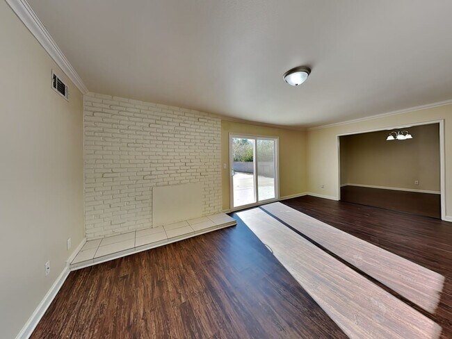 Building Photo - 21736 Bryant St