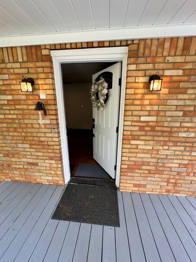 Foto del edificio - Charming 2-Bed 1-Bath Home in Avalon!