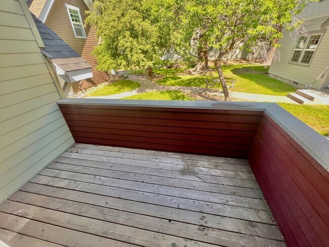 Foto del edificio - 2 Bedroom, 1 Bath in Town Apply Now https:...