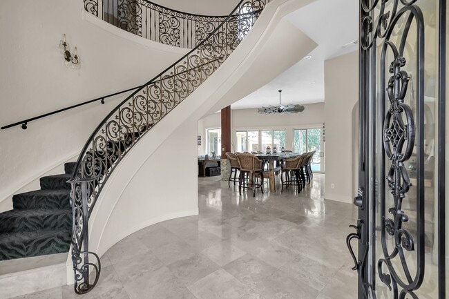 Foto del edificio - 64 W Shore Ln