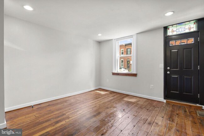 Foto del edificio - 112 E Randall St