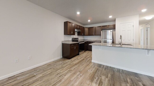 Foto del edificio - AVAILABLE NOW! Brand New 2/2 Unit for rent!