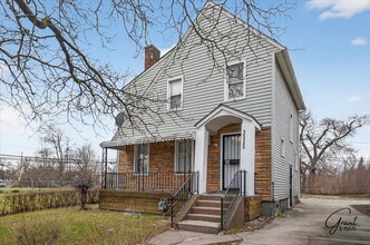 Building Photo - 15345 Parkside St