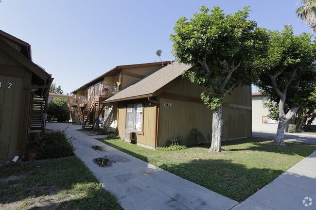 Foto del edificio - 212-218 W Palais Rd