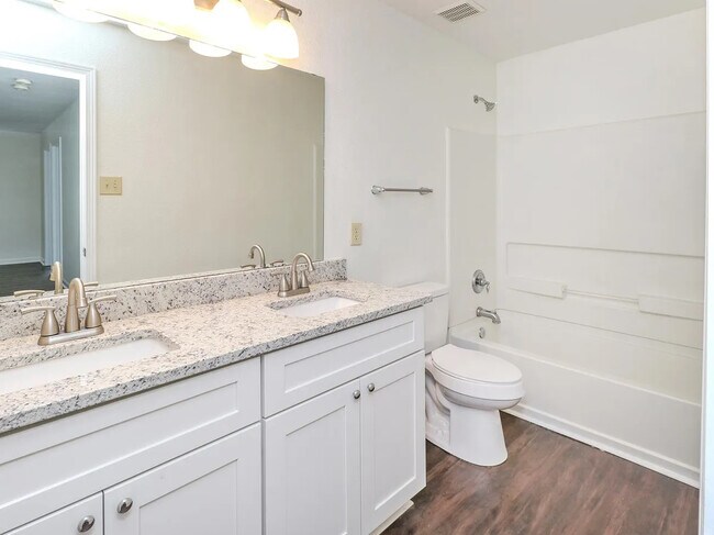 Foto del edificio - 3609 McDuff Ct