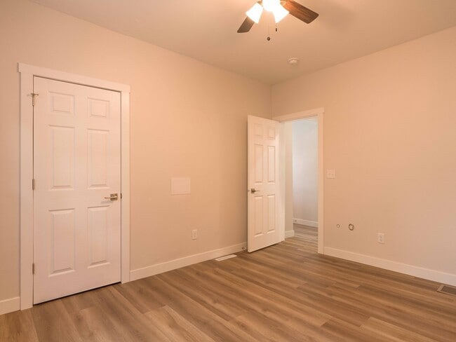 Building Photo - 821 Jefferson Ave