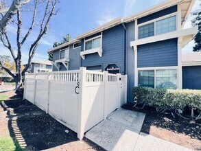 Building Photo - 8842 Tamberly Ct