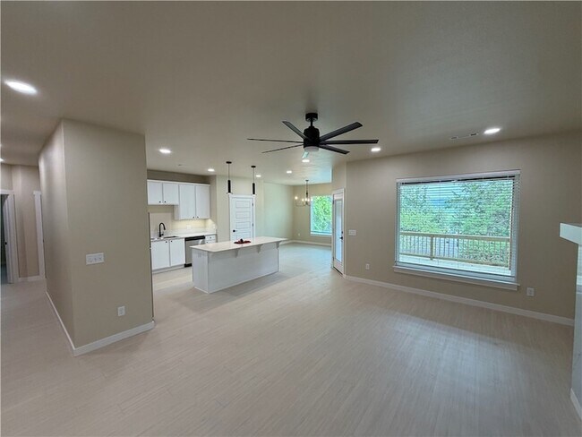 Foto del edificio - 1537 E 5th St