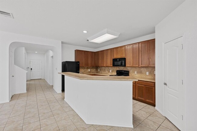 Building Photo - 6212 Roseborough Dr
