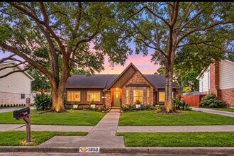 Building Photo - 1858 Eagle Falls Dr