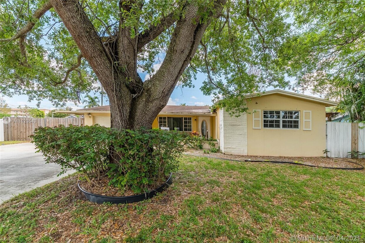 Primary Photo - 5190 SW 90th Terrace