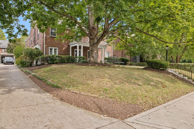 Building Photo - **BEAUTIFULLY MAINTAINED HISTORIC HOME IN ...