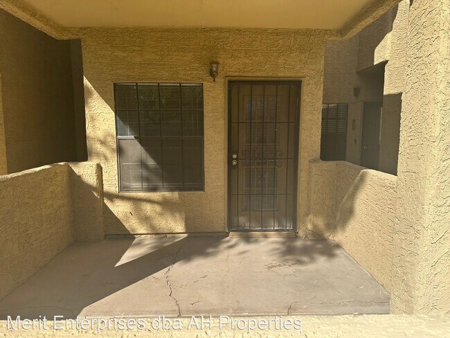 Building Photo - 2 br, 1 bath House - 1126 W ELLIOT RD #1022