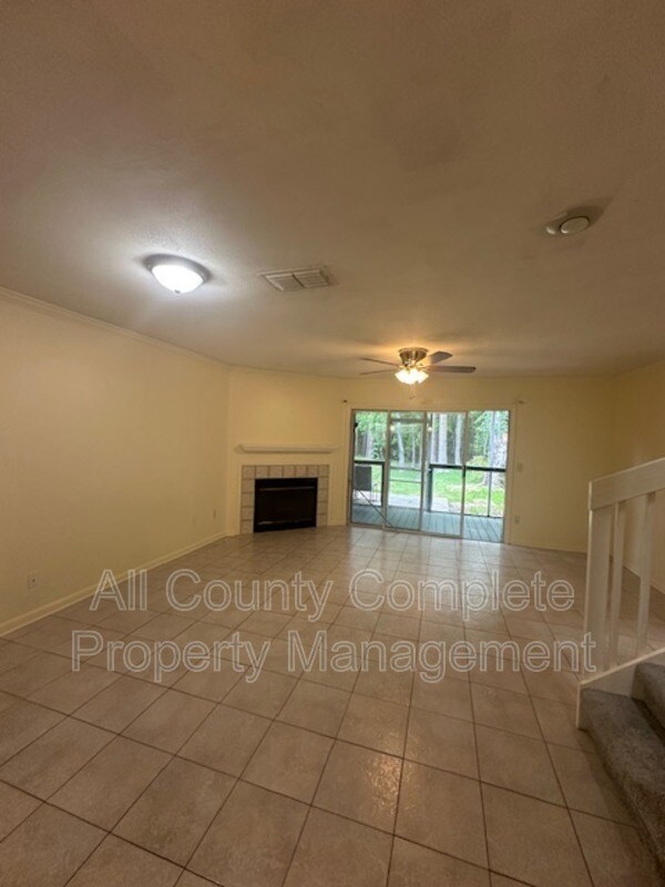 Building Photo - 8550 Sturbridge Cir W