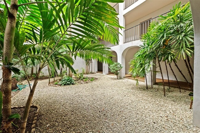 Foto del edificio - 8107 SW 72nd Ave