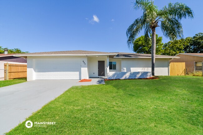 Building Photo - 607 33rd Ave E