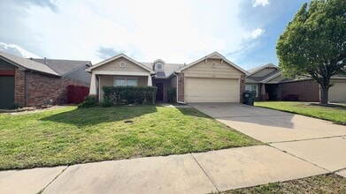 Building Photo - 10716 N 147th E Ave