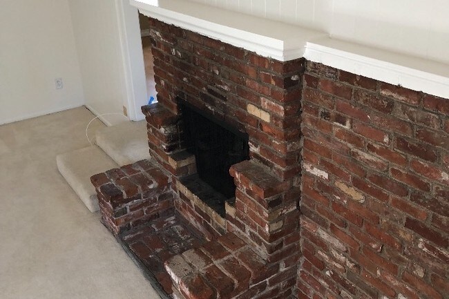 SALA DE ESTAR - 2760 Yorkshire Rd